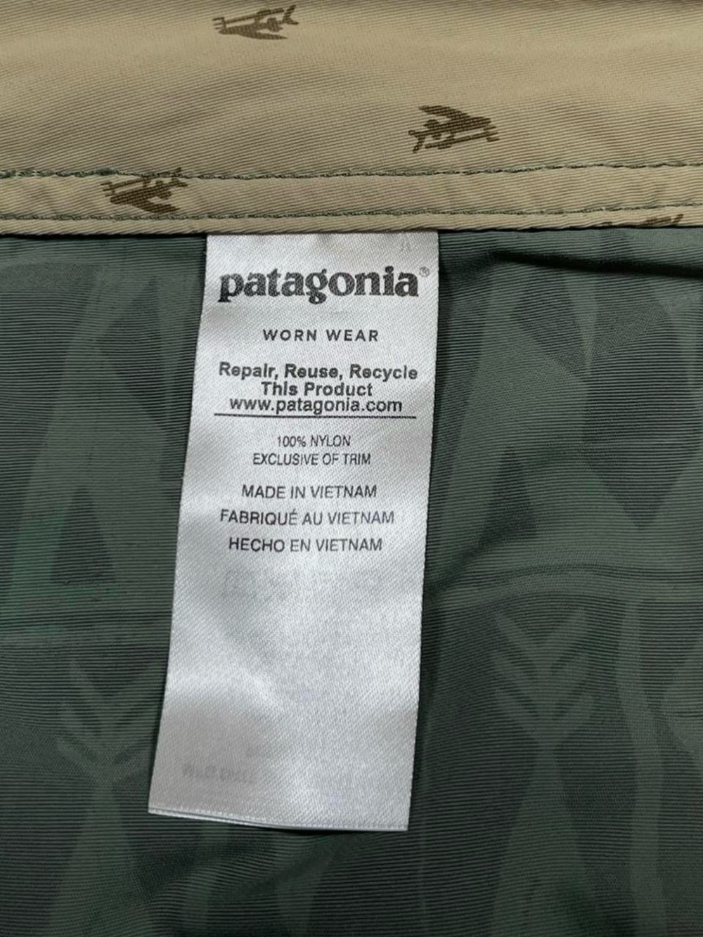 Patagonia Wavefarer Board Shorts Hemlock Green Swimwear Size W34 L8 Trunks Beach - Picture 8 of 10